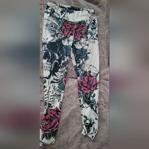 SHEIN Black and White Graphic Leggings with Pink Floral Design